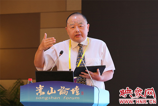清華大學(xué)國(guó)學(xué)院副院長(zhǎng)劉東演講。
