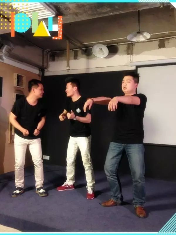 能看出這個場景主題是衛(wèi)生紙嗎？我讀書少，你別騙我……