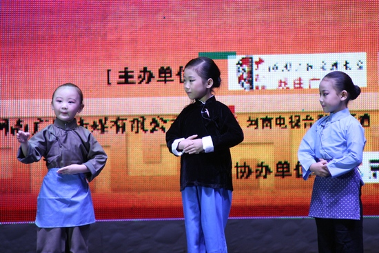 李牟雅、焦怡格、高涵