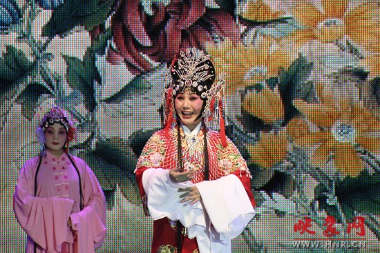 河南電臺戲曲廣播《票友排行榜》欄目十大票友得主厲琦演唱越調(diào)《諸葛亮吊孝》選段——“小喬坐府” 河南電臺戲曲廣播《票友排行榜》欄目十大票友得主厲琦演唱越調(diào)《諸葛亮吊孝》選段——“小喬坐府”