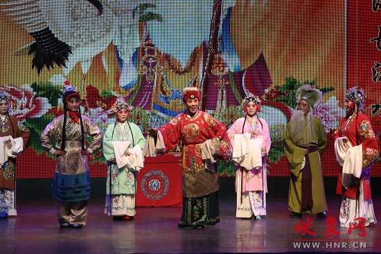 鄭州市戲迷協(xié)會演出經(jīng)典豫劇《五世請纓》選段——“壽堂一折” 鄭州市戲迷協(xié)會演出經(jīng)典豫劇《五世請纓》選段——“壽堂一折”