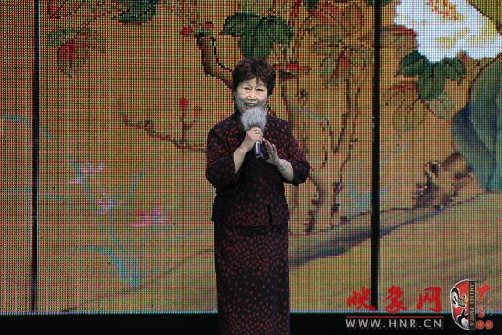 閻立品大師親傳弟子、國家非物質(zhì)文化遺產(chǎn)傳承人、國家一級(jí)演員張梅貞演唱豫劇閻派經(jīng)典劇目《秦雪梅》選段 閻立品大師親傳弟子、國家非物質(zhì)文化遺產(chǎn)傳承人、國家一級(jí)演員張梅貞演唱豫劇閻派經(jīng)典劇目《秦雪梅》選段