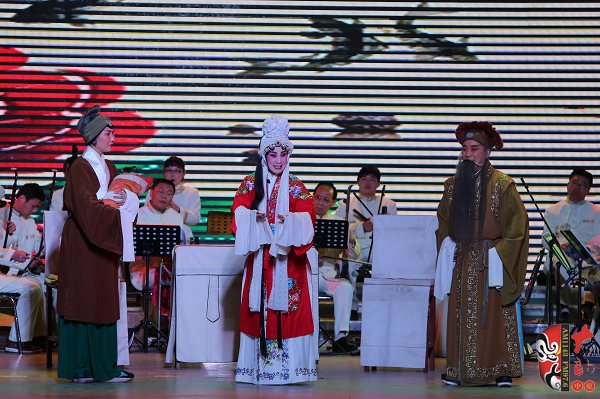 安陽市豫劇團國家二級演員趙娟表演《三上轎》選段“崔氏女一陣陣淚梭梭”