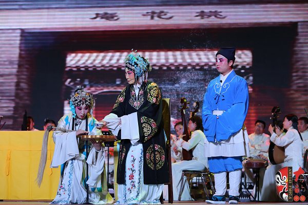 崔蘭田親傳弟子、非物質(zhì)文化遺產(chǎn)代表性傳承人郭惠蘭表演《桃花庵》搜庵一折