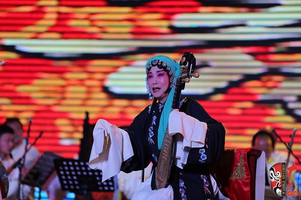 崔蘭田親傳弟子、非物質(zhì)文化遺產(chǎn)代表性傳承人張寶英表演《秦香蓮》抱琵琶一折