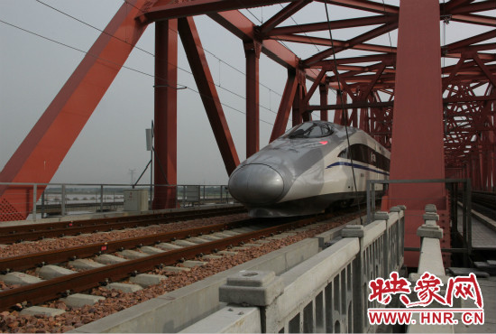 此趟列車為執(zhí)行鄭焦鐵路運(yùn)行試驗(yàn)任務(wù)的DJ55108次動(dòng)檢車。