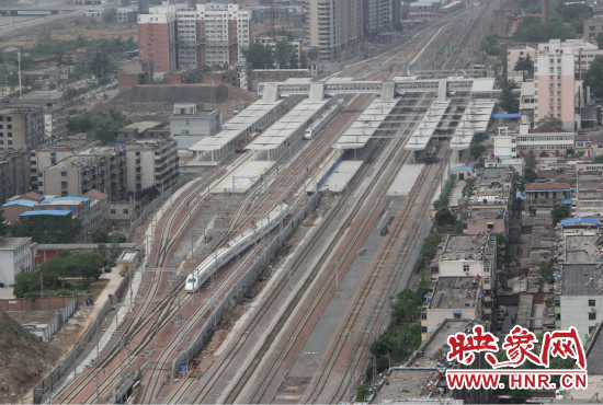 本次運(yùn)行試驗(yàn)由2列CRH2A型動(dòng)車組擔(dān)當(dāng)，計(jì)劃試驗(yàn)速度為每小時(shí)200公里。