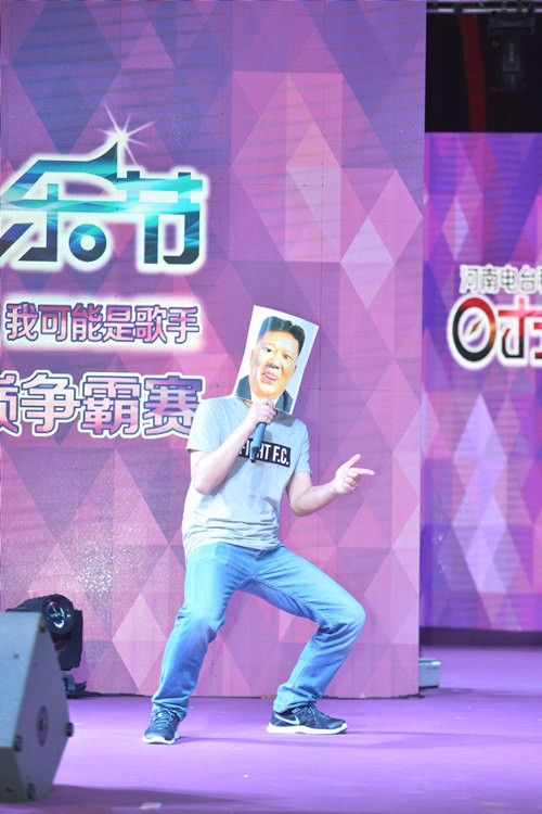 不過隨后的阿強(qiáng)老師現(xiàn)場(chǎng)傳授RAP教程，同樣不遜于老楊呢！！