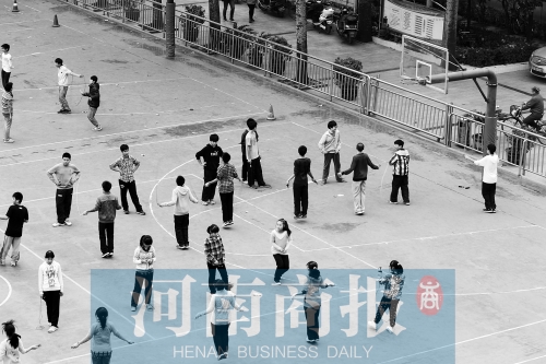 有學(xué)校擔(dān)心，個人進(jìn)校園鍛煉，安全隱患大
