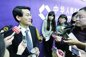 商務(wù)部新聞發(fā)言人表示，月度數(shù)據(jù)出現(xiàn)波動(dòng)是正常的。