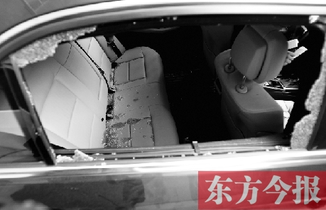 前日晚，鄭州市順河路一家屬院，一輛汽車被撬，物品被盜