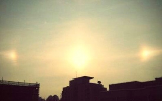 上?，F(xiàn)“3個(gè)太陽(yáng)”