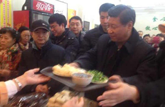 習近平京城小店排隊吃包子店員憶現(xiàn)場連稱沒想到