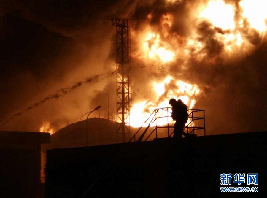 這是4月6日拍攝的福建漳州騰龍芳烴項(xiàng)目事故現(xiàn)場(chǎng)