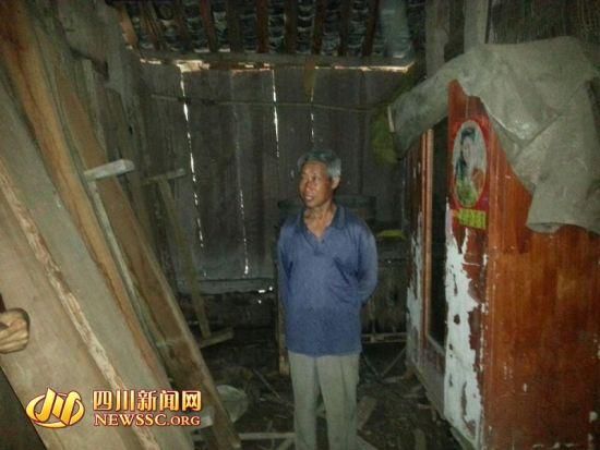王本余的堂兄王本武向四川新聞網(wǎng)記者介紹王本余還剩下的財(cái)物。