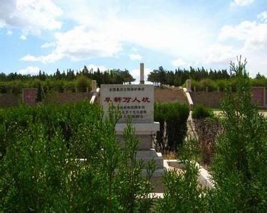 網(wǎng)絡(luò)曝光遼寧阜新“萬(wàn)人坑”遺址遭到嚴(yán)重破壞，出現(xiàn)紀(jì)念碑損壞、館內(nèi)沒(méi)照明、遺骨散失等問(wèn)題