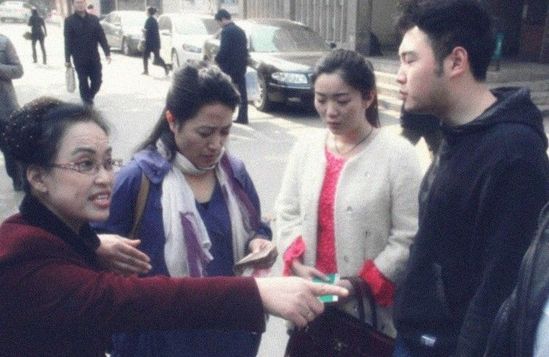 丈母娘從小張的存折中取了20000元，鑒定存折真假