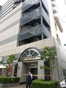 5月27日，埼玉縣蕨市一公寓樓發(fā)生疑似強(qiáng)迫殉情案，一名日本人男性和一名中國籍女性死亡。