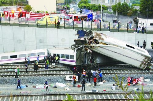 當(dāng)?shù)貢r間24日晚，西班牙一列火車在圣地亞哥-德孔波斯特拉附近脫軌，造成至少78人死亡、上百人受傷。
