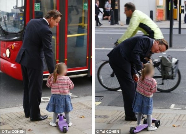 英國首相卡梅倫步行送女兒上幼兒園。