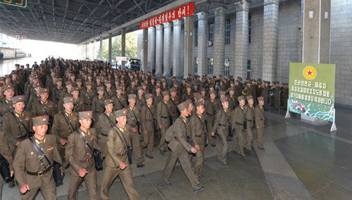 朝鮮人民軍連長級連政治指導(dǎo)員日前陸續(xù)抵達(dá)平壤。