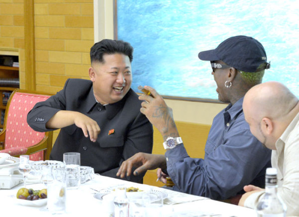 近日，朝鮮最高領(lǐng)導(dǎo)人金正恩已在平壤再次會見并宴請了正在朝鮮訪問的前美國全國籃球協(xié)會(NBA)球星羅德