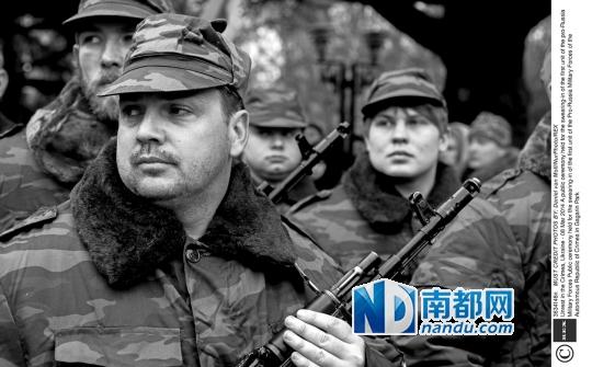 9日，烏克蘭克里米亞自治共和國的親俄武裝士兵舉行宣誓儀式。