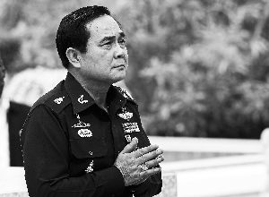 8月21日，巴育在泰國春武里府出席軍方活動。 新華社發(fā)