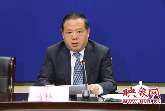 安陽(yáng)市委副書記、市長(zhǎng)馬林青介紹了第五屆安陽(yáng)航空運(yùn)動(dòng)文化旅游節(jié)的總體情況