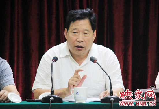 河南省愛心基金會(huì)理事長張世軍講話。
