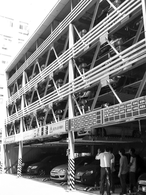 　鄭州新建的28座立體車庫，多數(shù)沒有規(guī)劃許可證
