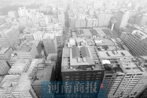陳寨密密麻麻的出租房，或許將成為歷史  鄧萬里/攝