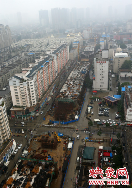 隴海路高架橋已雛形顯現(xiàn)。