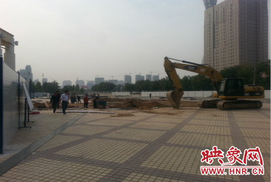 隴海路朝鳳路等三個(gè)站點(diǎn)已經(jīng)實(shí)施圍擋。