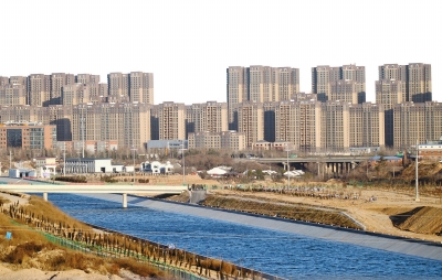 鄭州市西南角，南水北調(diào)渠旁新建的樓盤。