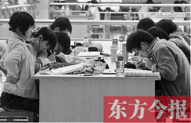 專家認為，內(nèi)地高校對學生創(chuàng)造性、自主性的培養(yǎng)不及港校
