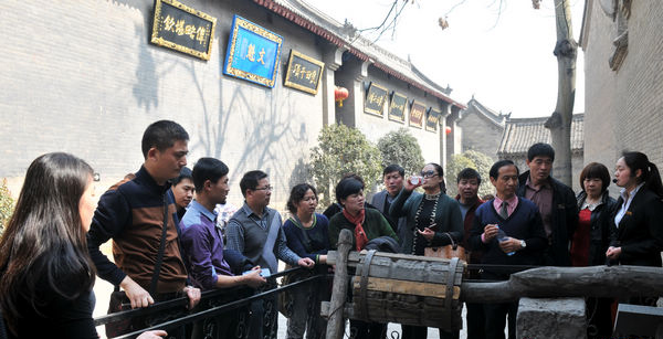 康百萬(wàn)莊園、杜甫故里景區(qū)迎江蘇旅游踩線團(tuán)