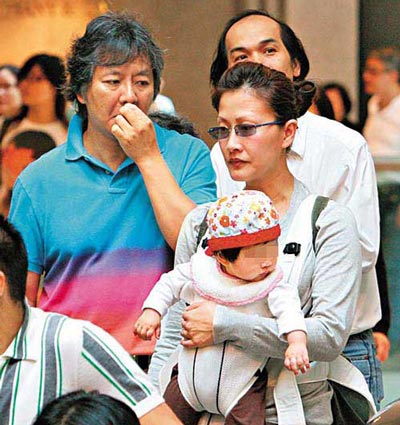 陳慧珊和老公鐘家鴻、女兒