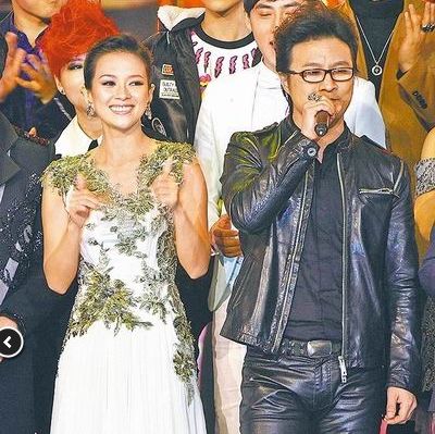 曝章子怡汪峰戀情升級。