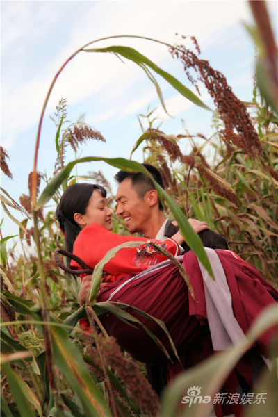 紅高粱九兒踢蛋余占鰲挑兩性戰(zhàn)爭(zhēng)