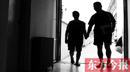生活節(jié)奏加快，再加上工作壓力大，現(xiàn)在年輕人很容易忽略退休在家、更需要關(guān)心的老人 記者 張曉冬/圖
