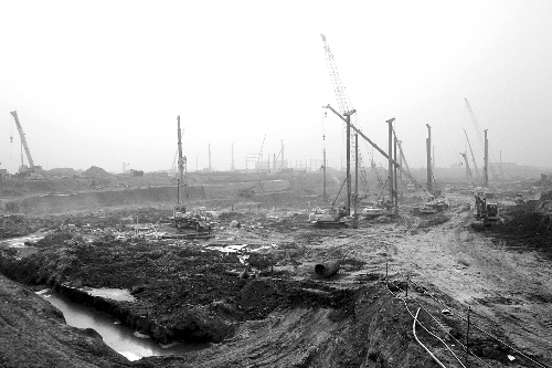 鄭州機(jī)場(chǎng)二期工程已開工建設(shè)。