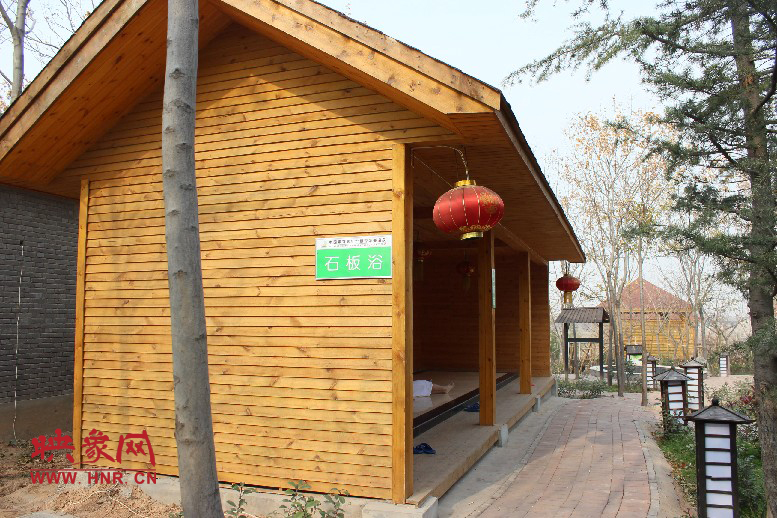 石板浴，躺在上面超級爽