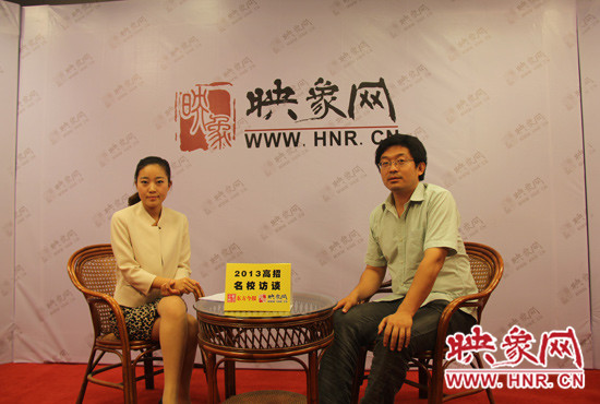 　6月23日，清華大學(xué)河南招生組組長謝旭東做客映象網(wǎng)“2013高招名校訪談”節(jié)目
