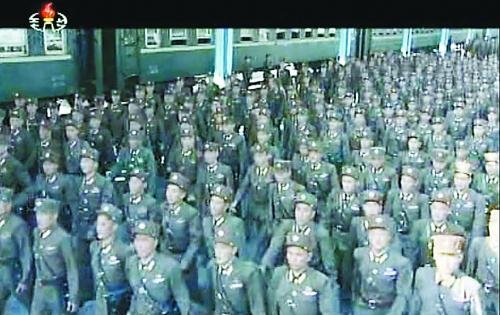 約2萬名朝鮮朝鮮人民軍基層軍官近日陸續(xù)抵達平壤，準備出席軍方大會。