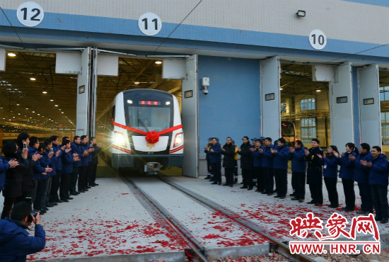 12月28日早上7點39分，編號為0111的列車駛出鄭東車輛段開往市體育中心站