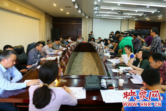 鄭州三環(huán)快速化工程通車新聞發(fā)布會(huì)現(xiàn)場(chǎng)。