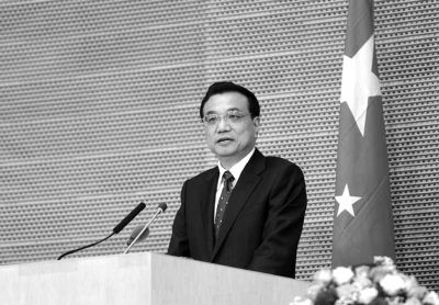 當(dāng)?shù)貢r間5月5日，國務(wù)院總理李克強在非盟會議中心發(fā)表演講。圖/中國政府網(wǎng)