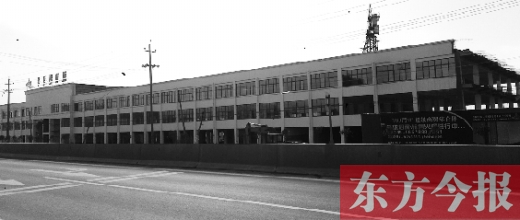 家居建材城已經(jīng)封頂，可耿莊村的安置房還未見蹤影。
