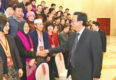 1月20日上午，省委書記、省人大常委會(huì)主任郭庚茂,省委副書記、省長(zhǎng)謝伏瞻等親切接見了省民族團(tuán)結(jié)